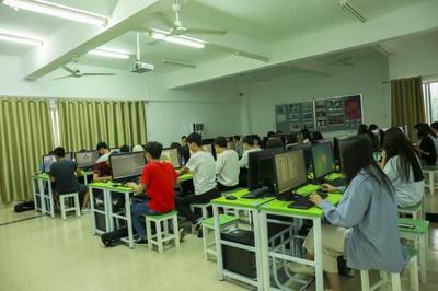 專業(yè)設(shè)置 電子產(chǎn)品研發(fā)——塑造未來科技創(chuàng)新的核心力量